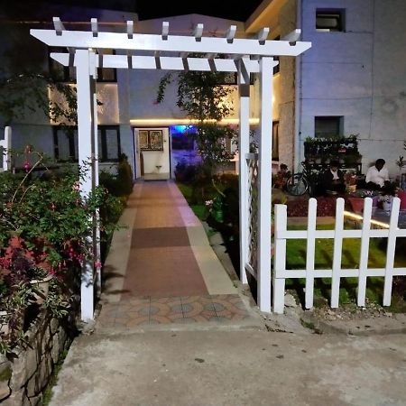 Hotel Seven Roads Kodaikanal Kültér fotó